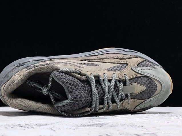 EG6860 v2 700 Geode Boost Yeezy Adidas 0707